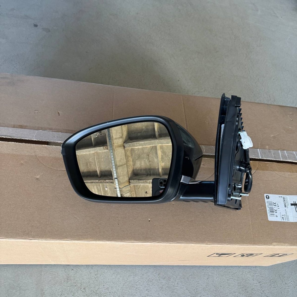ЗЕРКАЛО ЛЕВОЕ
